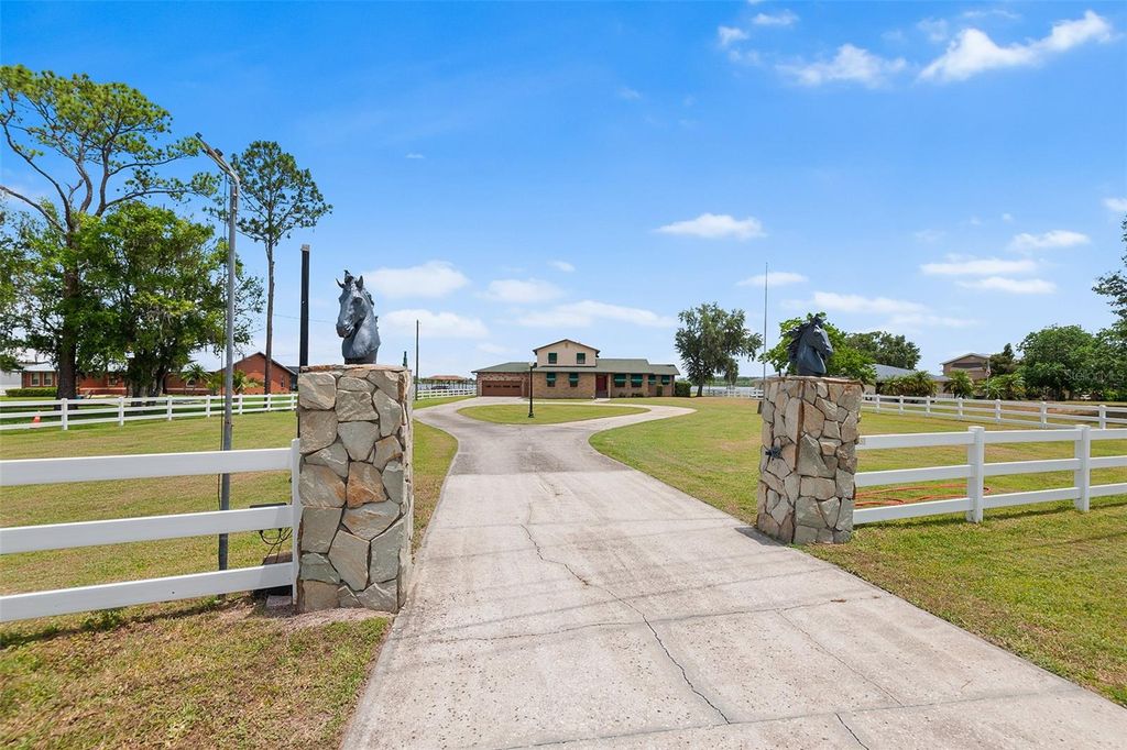 Photo of 2731 State Road 557, Lake Alfred, FL 33850 (MLS # P4934803)