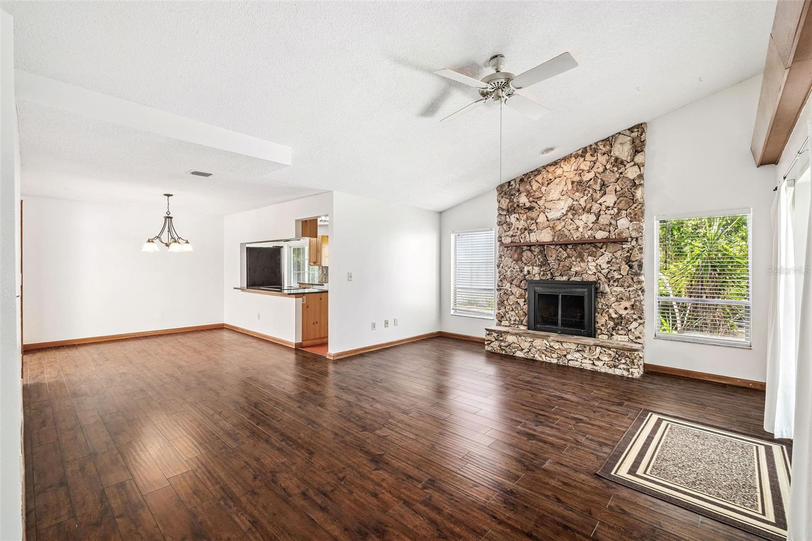 1640 CYPRESS POINT LANE