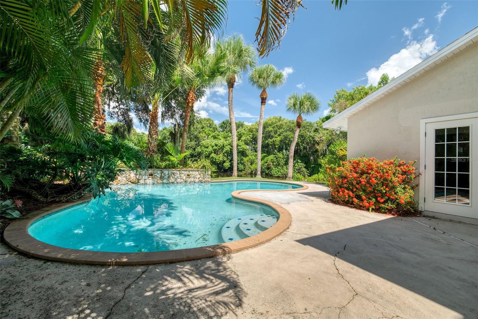 1640 CYPRESS POINT LANE