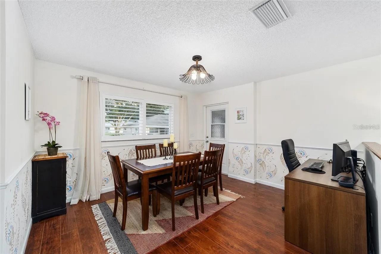 ON TOP OF THE WORLD - Residential Lease