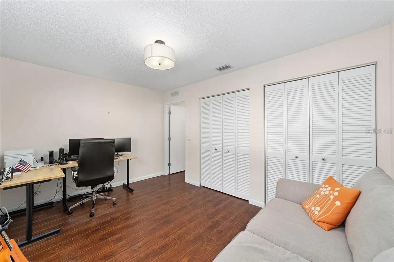 ON TOP OF THE WORLD - Residential Lease