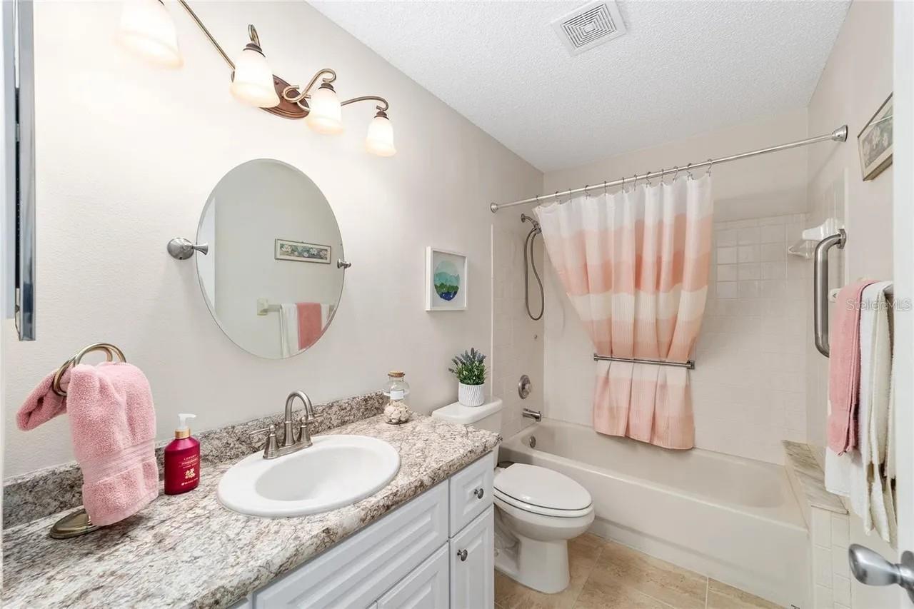 ON TOP OF THE WORLD - Residential Lease