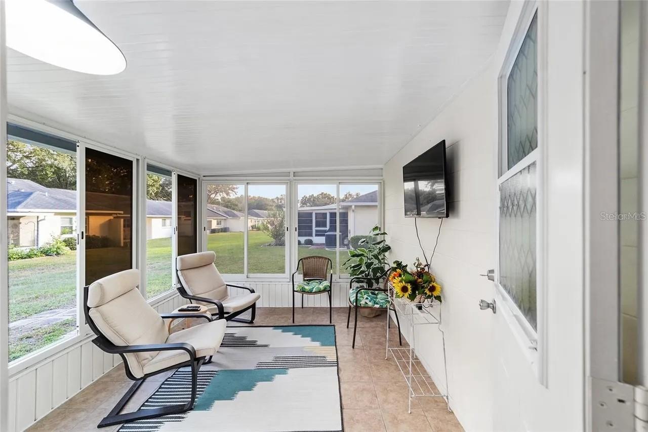 ON TOP OF THE WORLD - Residential Lease