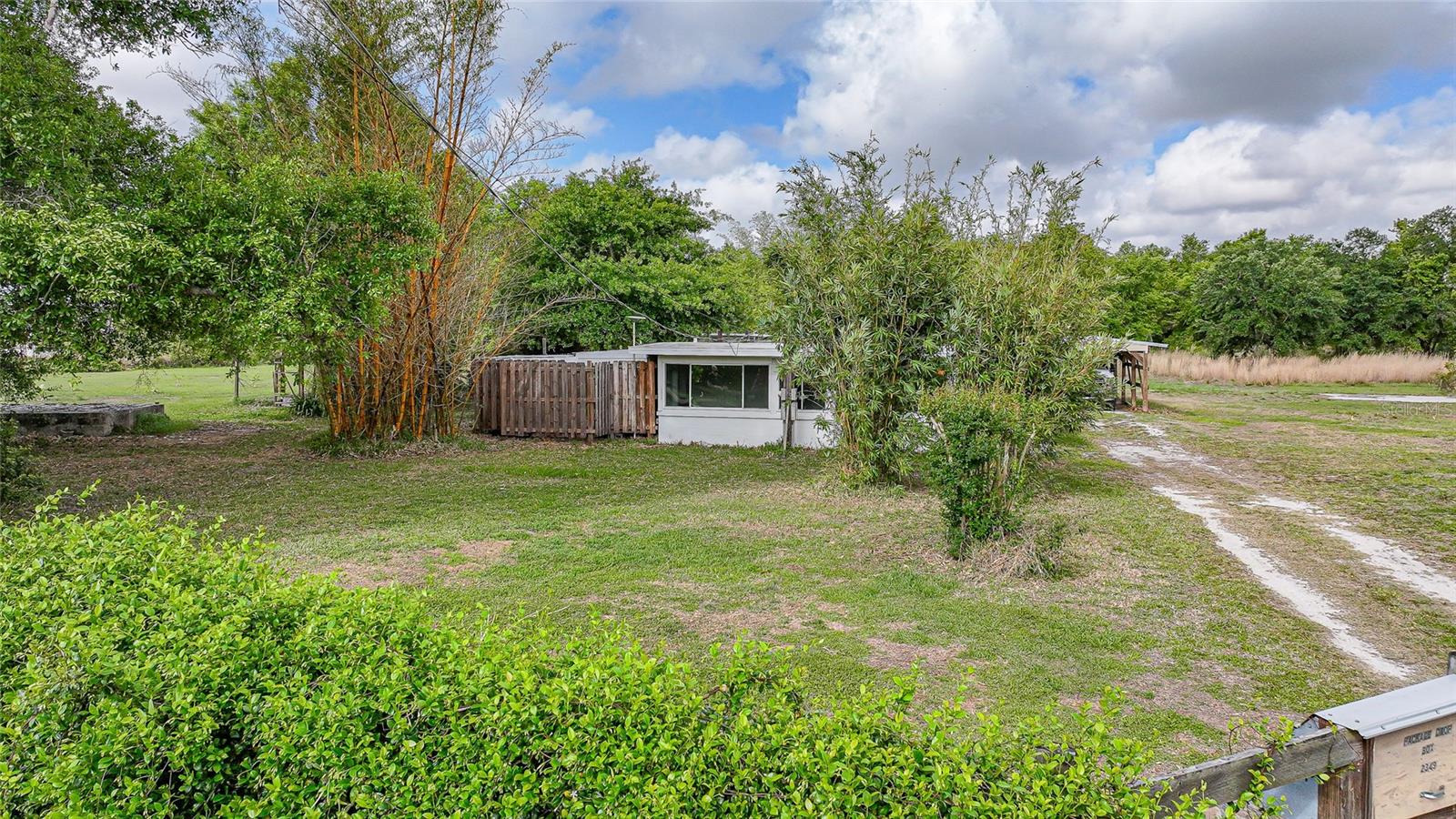 GENES LITTLE ACRES - Residential