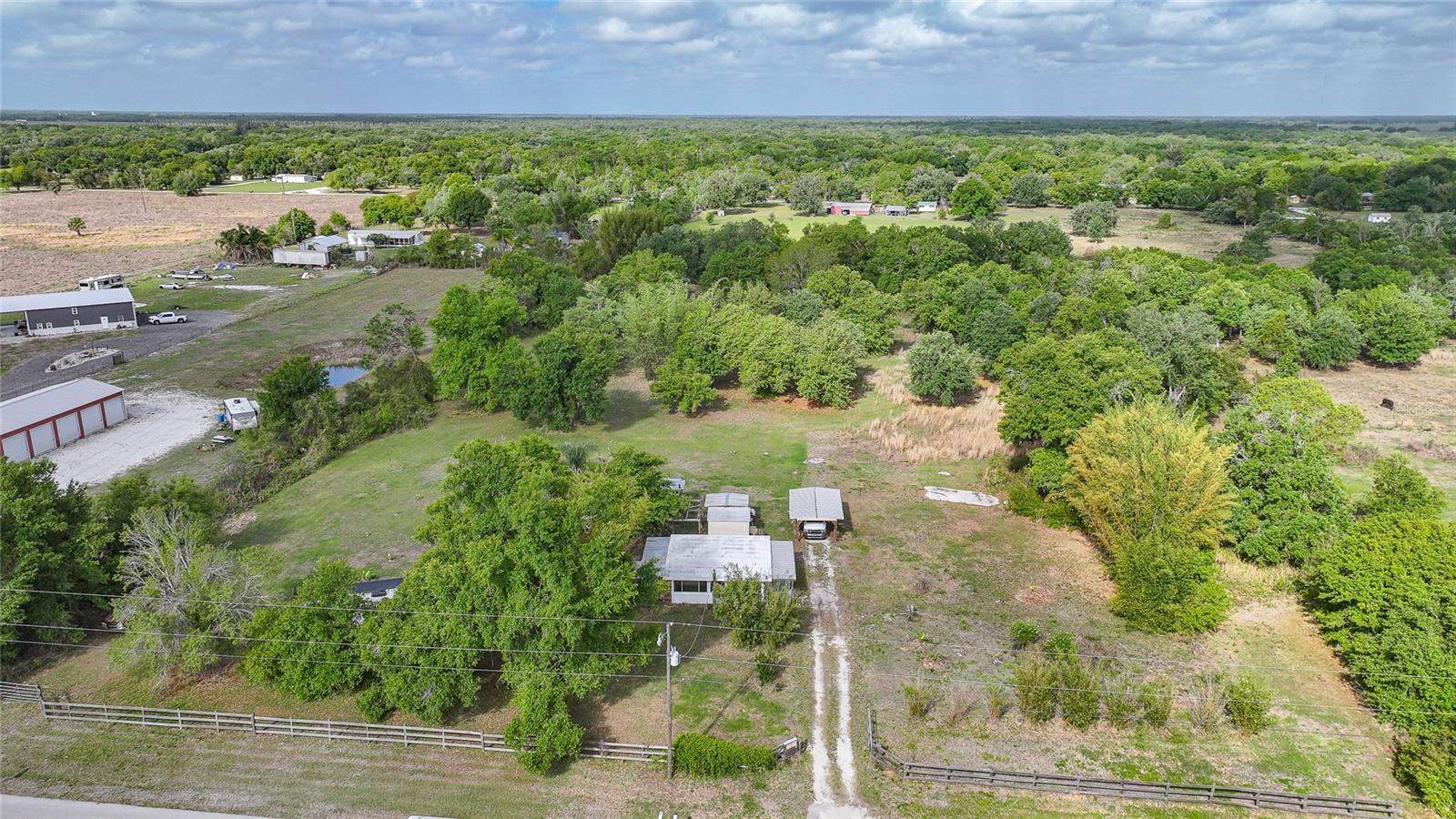 GENES LITTLE ACRES - Residential