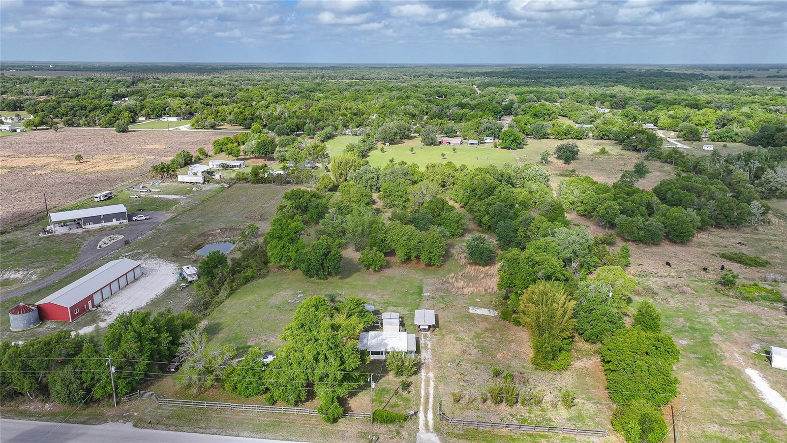 GENES LITTLE ACRES - Residential