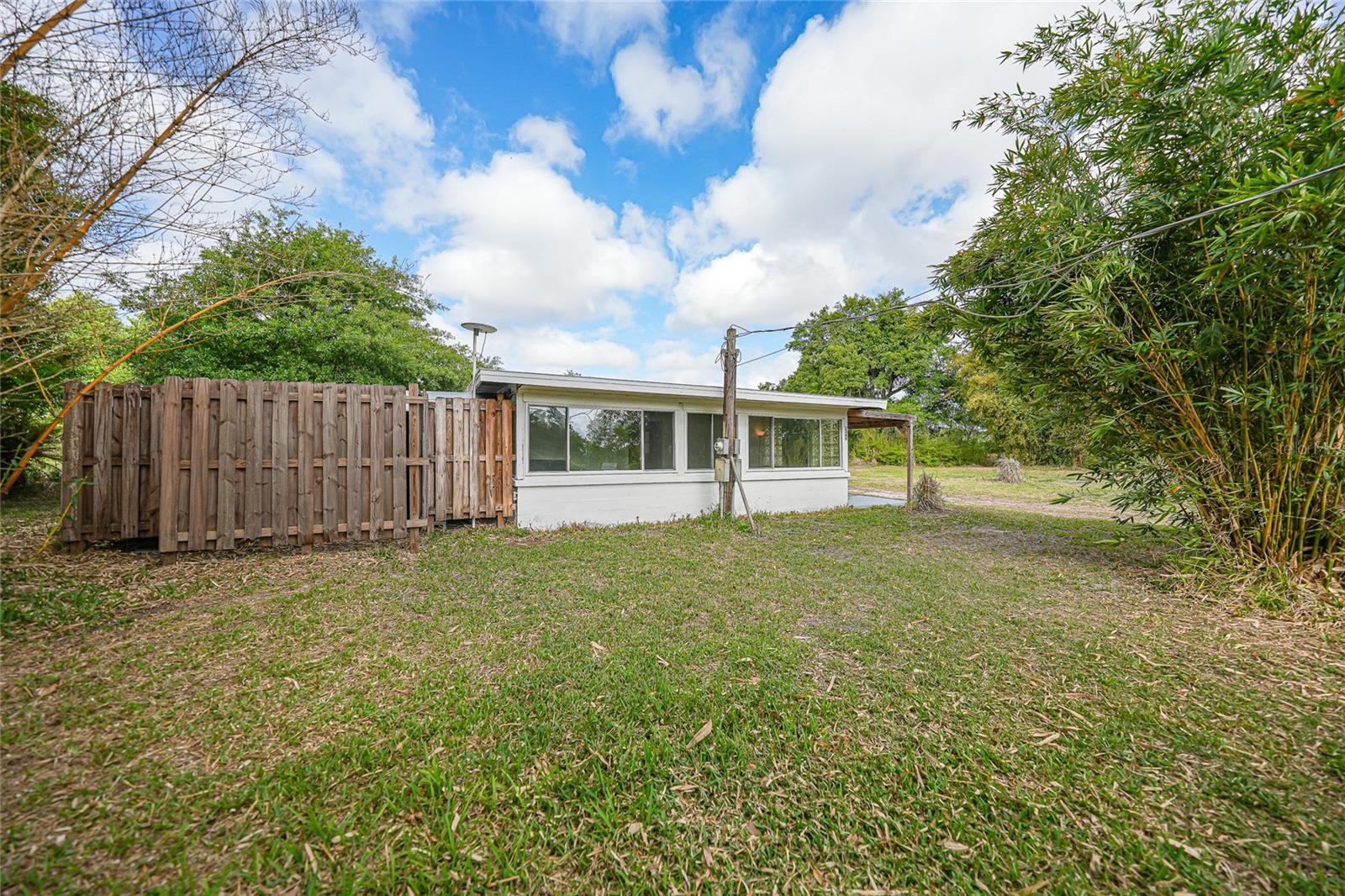 GENES LITTLE ACRES - Residential