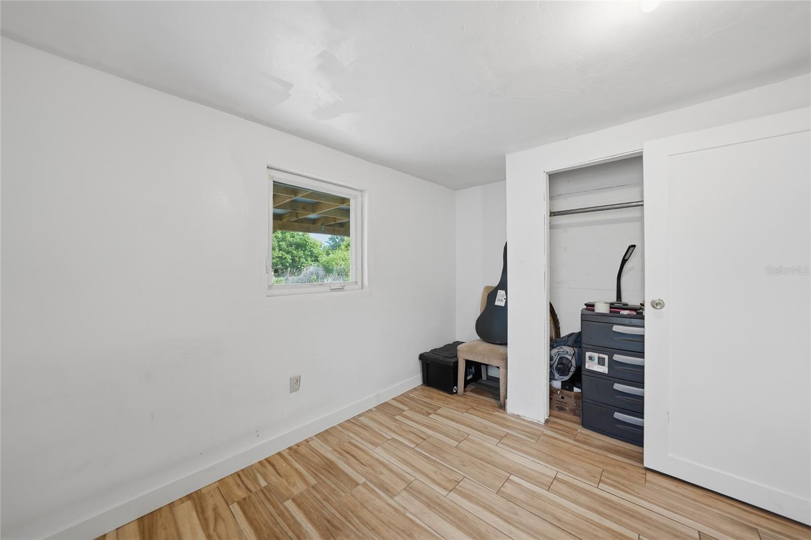 GENES LITTLE ACRES - Residential