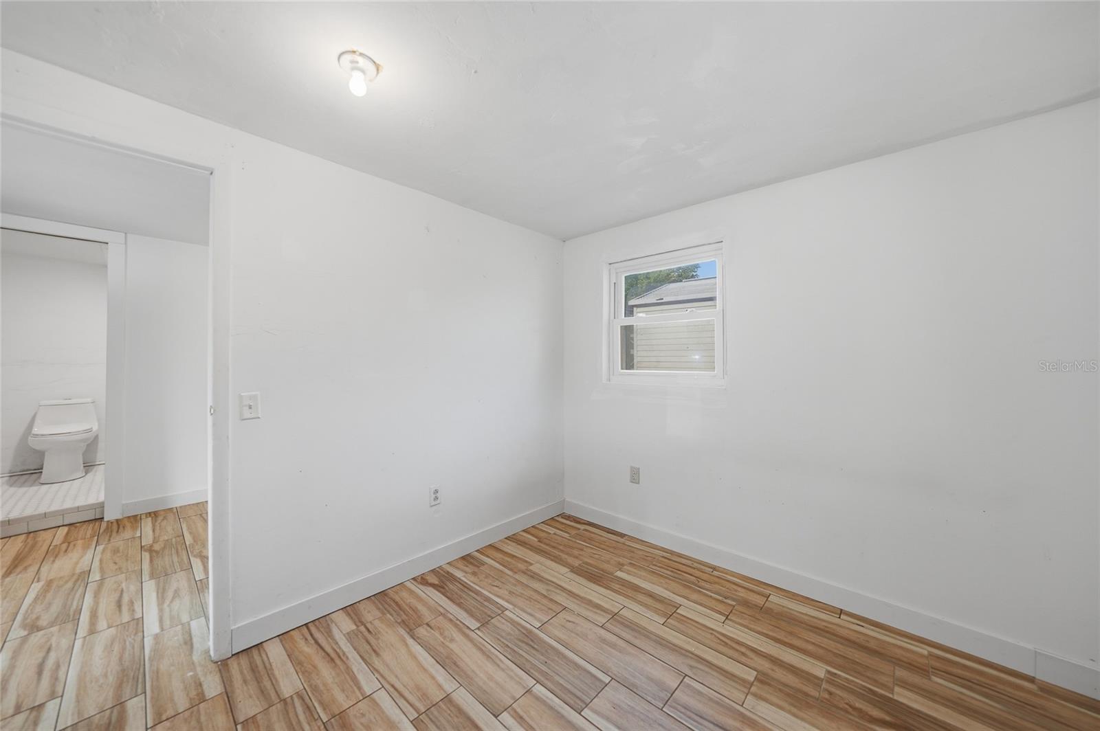 GENES LITTLE ACRES - Residential