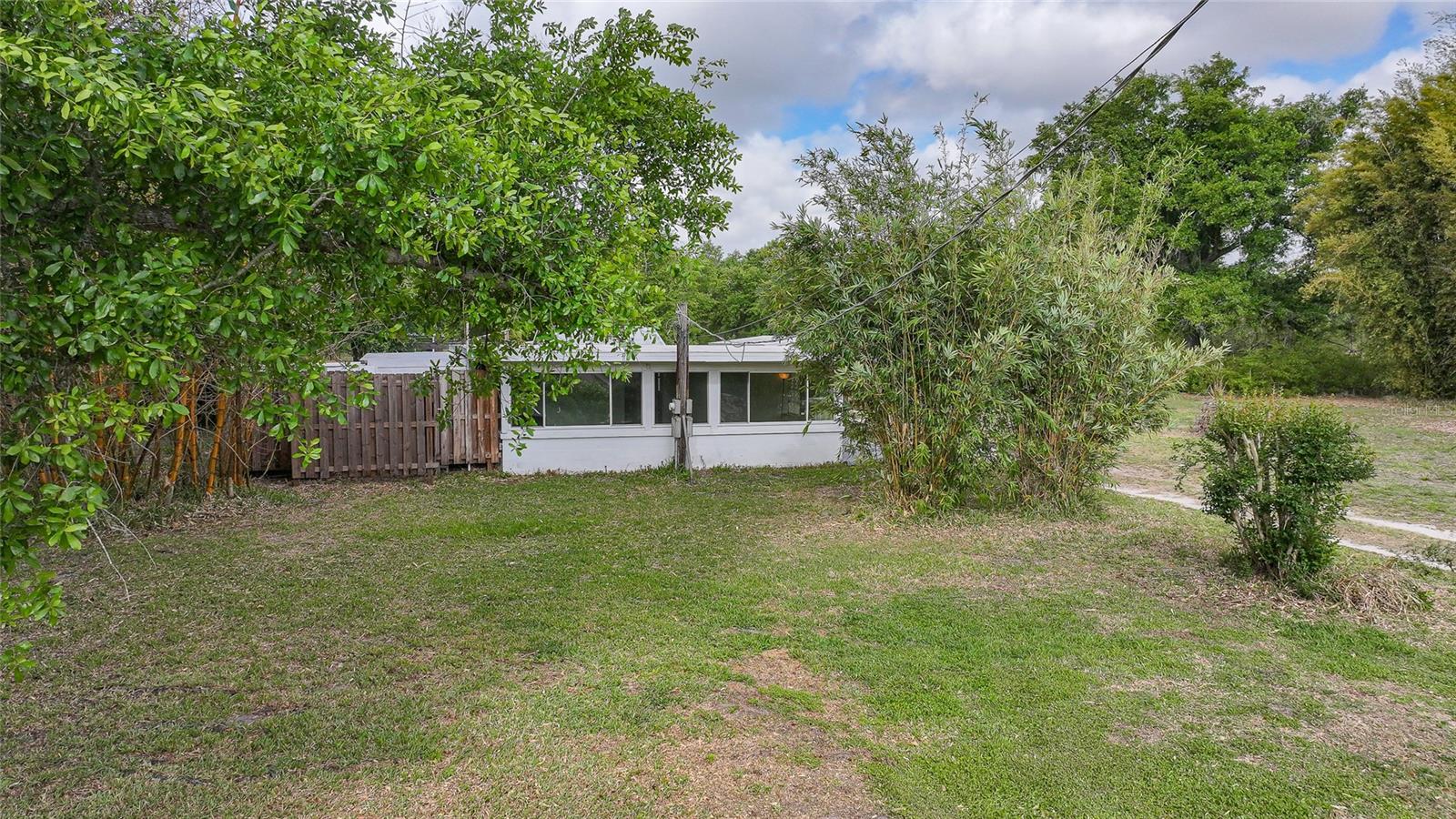 GENES LITTLE ACRES - Residential