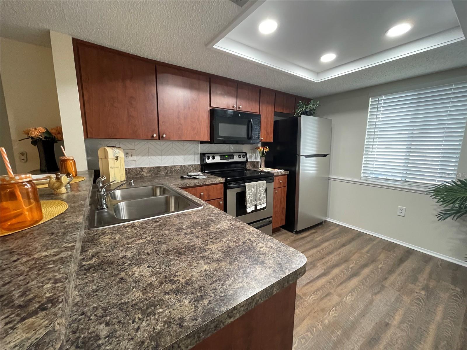 EAST LAKE WOODLANDS CYPRESS ESTATES - Residential Lease