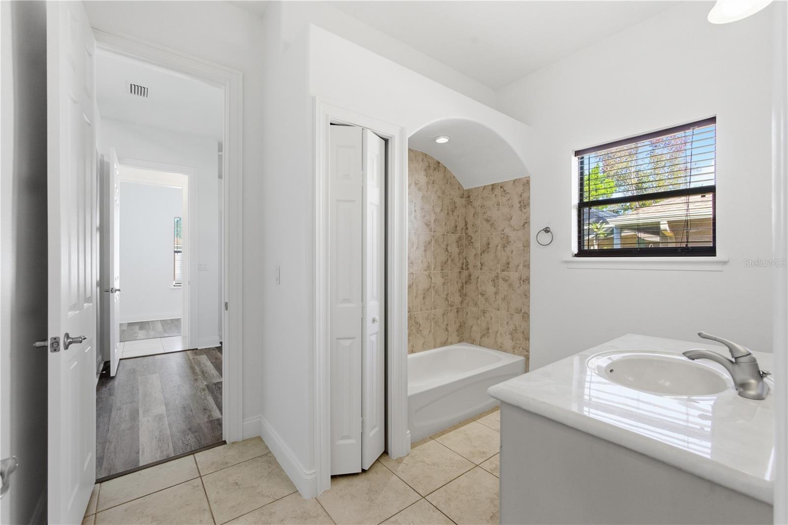 PINE LAKES - Residential