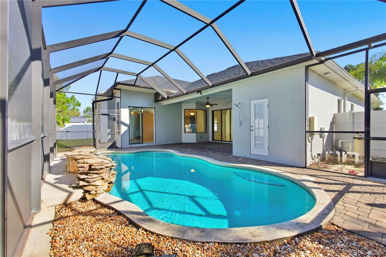 PINE LAKES - Residential