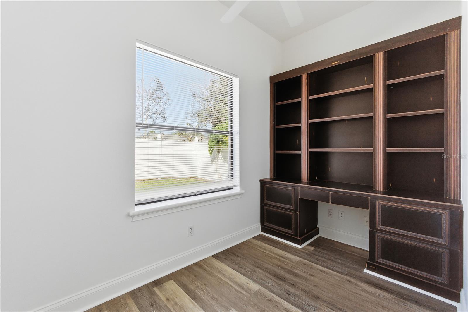 PINE LAKES - Residential