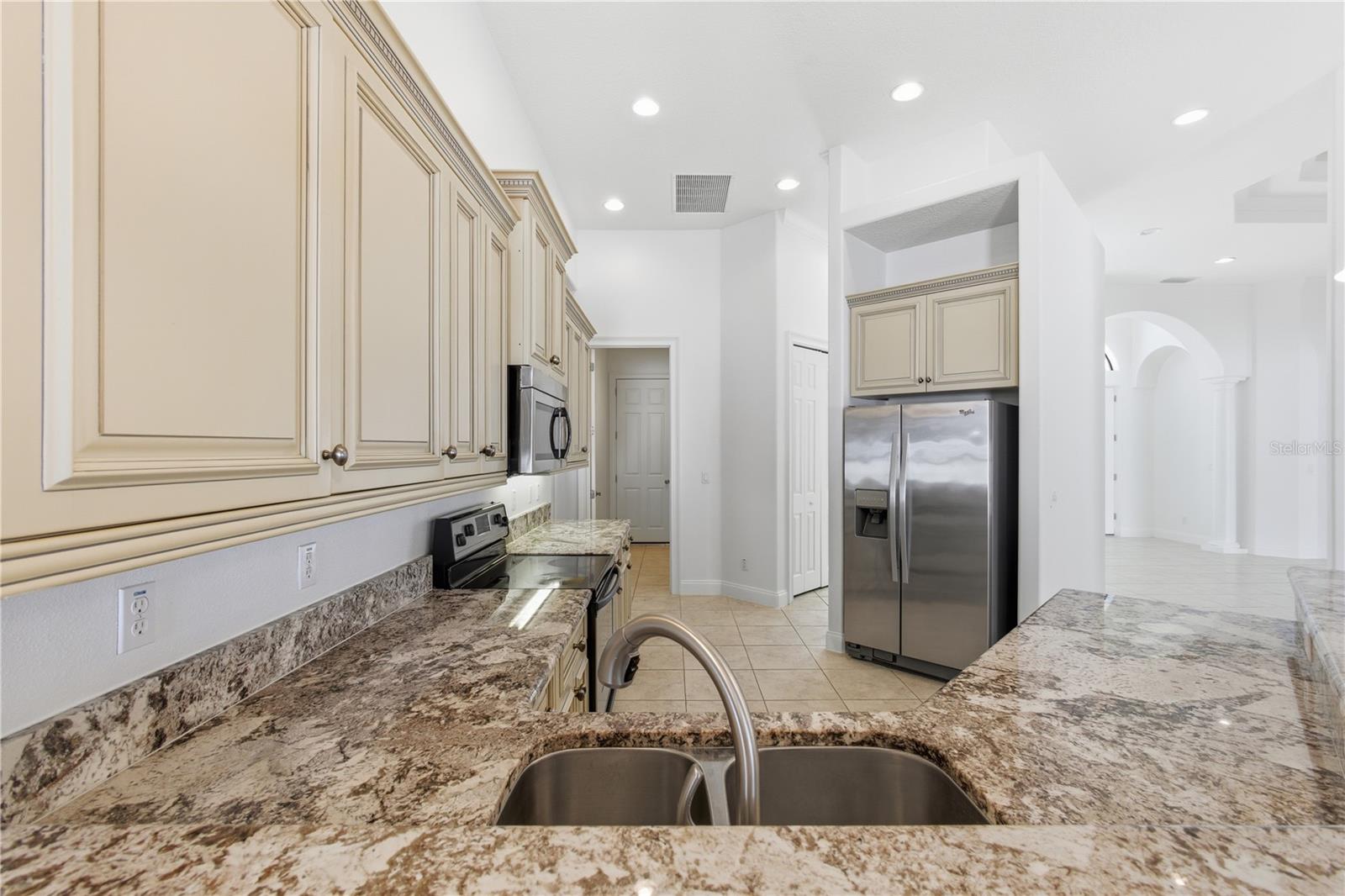 PINE LAKES - Residential