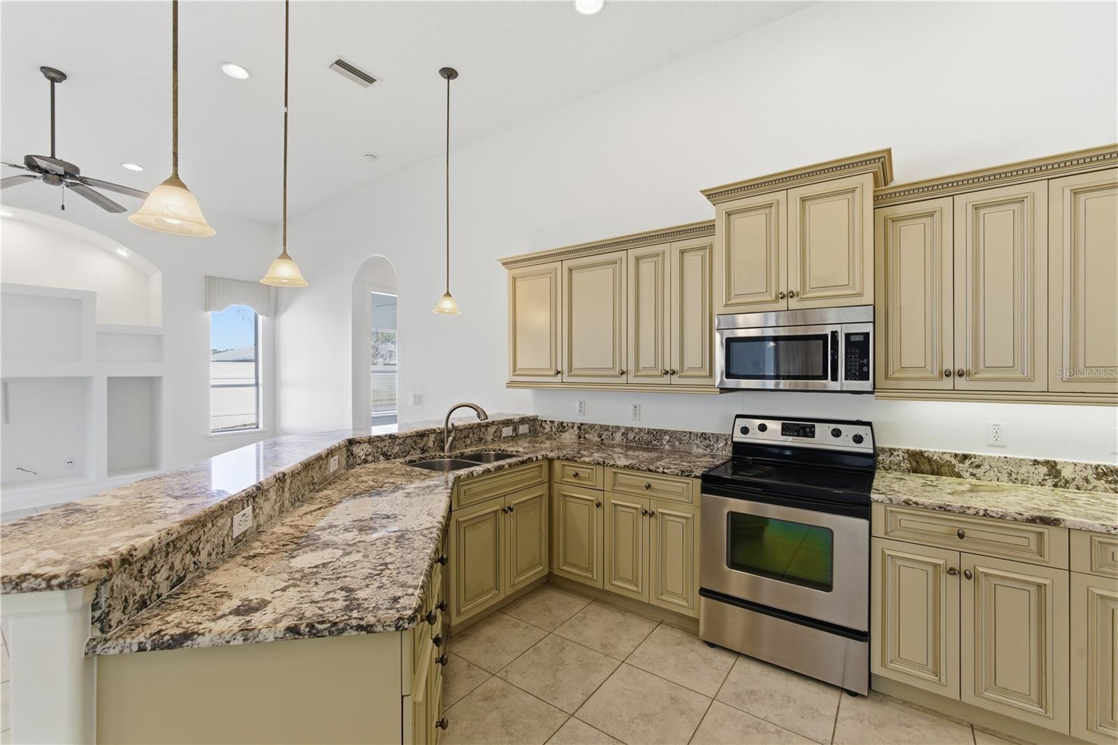 PINE LAKES - Residential