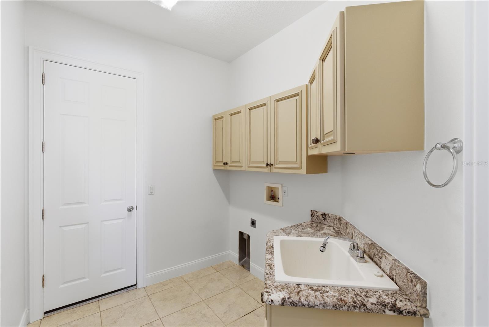 PINE LAKES - Residential