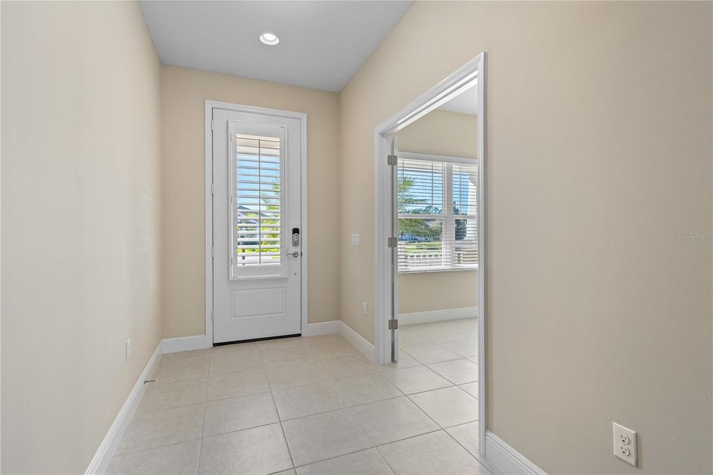 Photo of 3835 Autumn Fern Terrace, Sarasota, FL 34243 (MLS # A4670884)