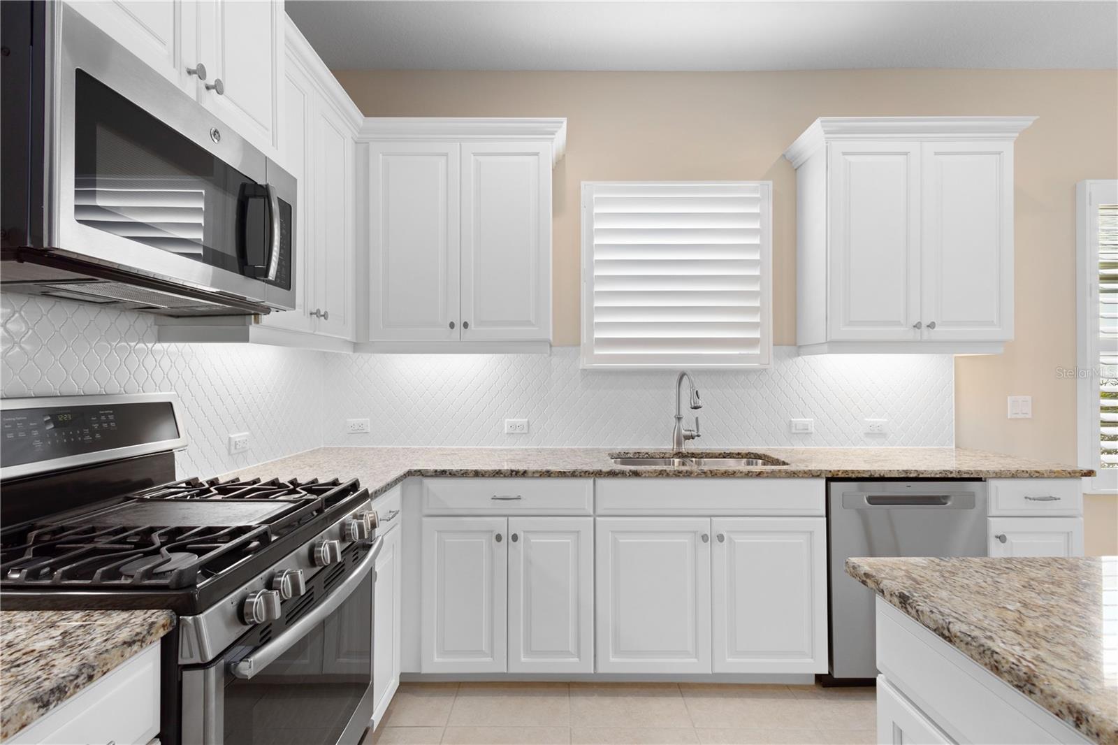 MAGNOLIA POINT - Residential