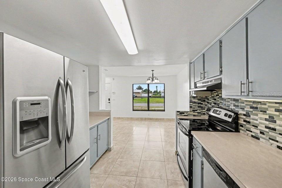 2292 LAKEVIEW DRIVE