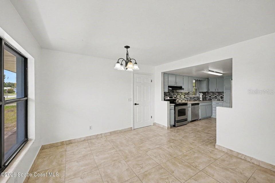 2292 LAKEVIEW DRIVE