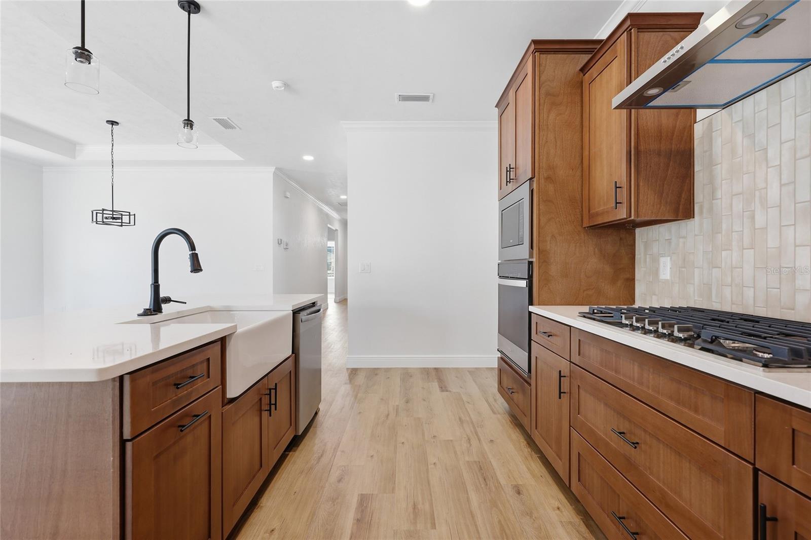 GRAND OAKS - Residential