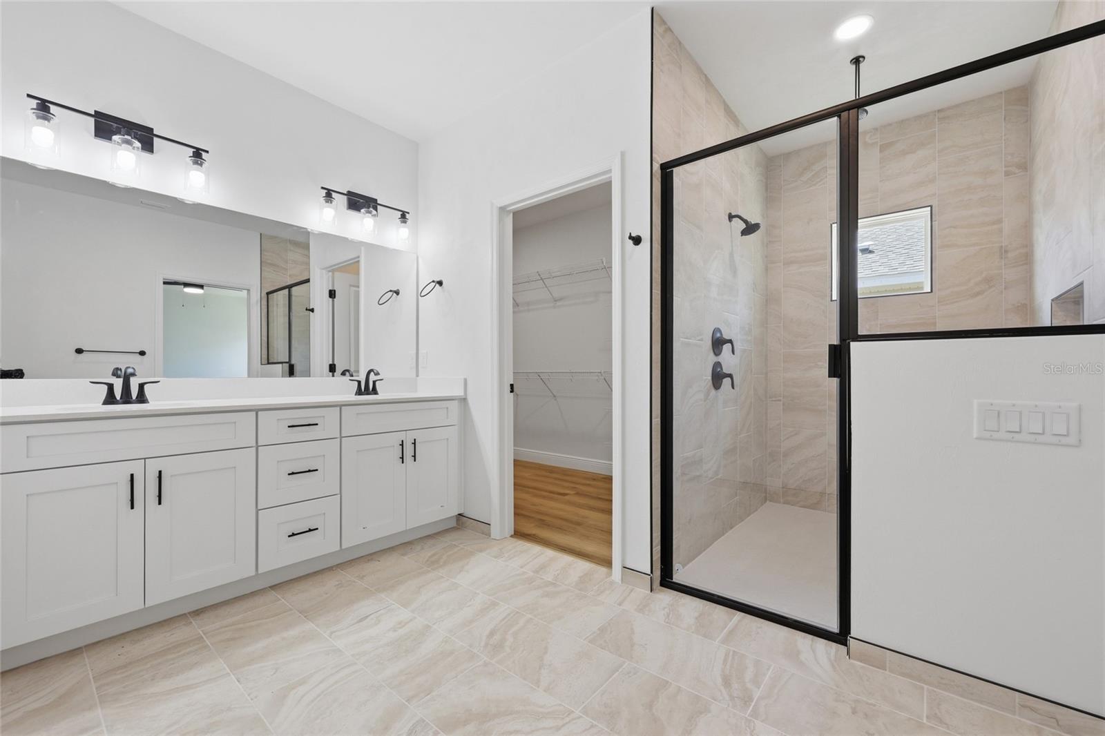 GRAND OAKS - Residential