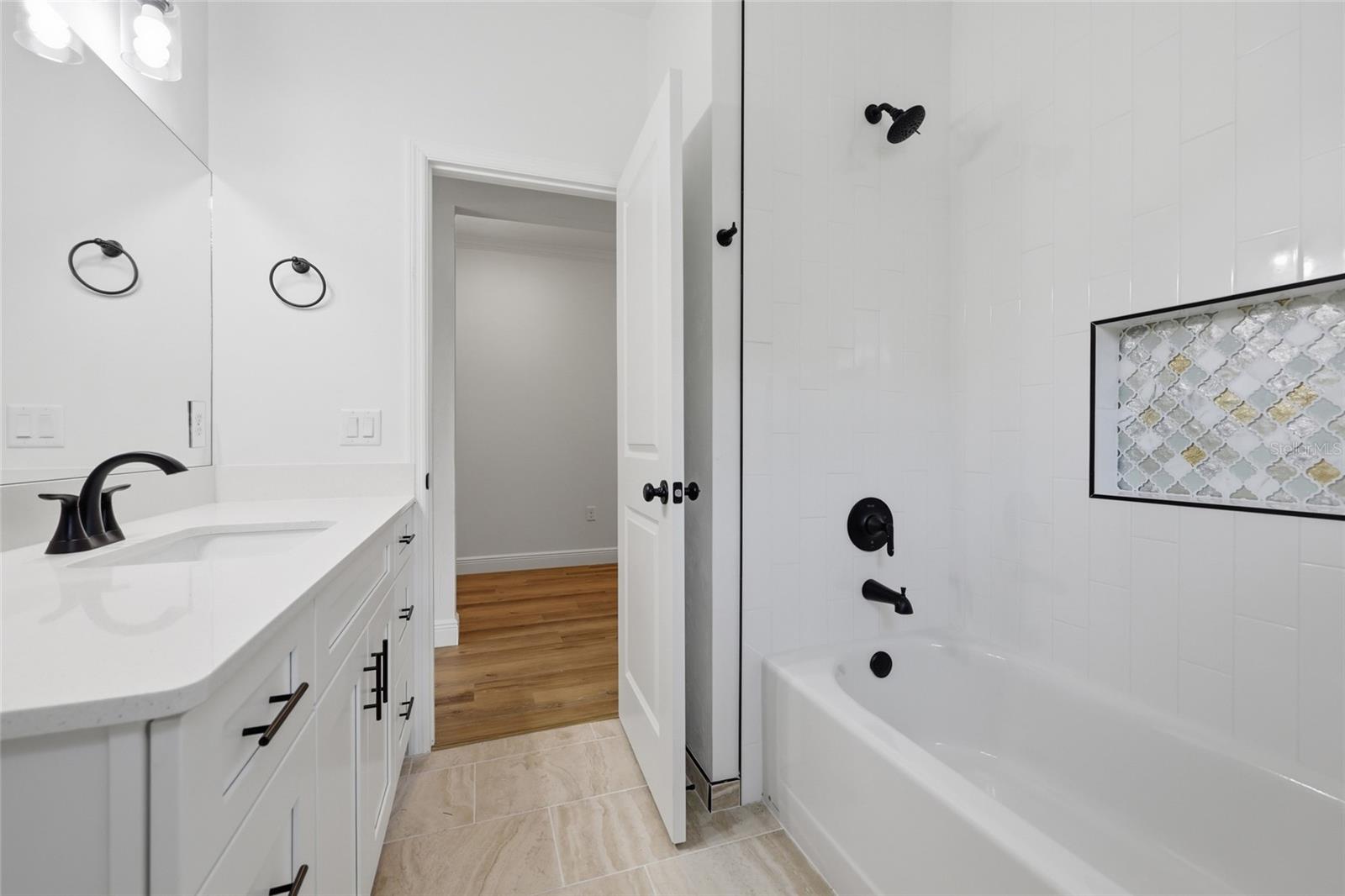 GRAND OAKS - Residential