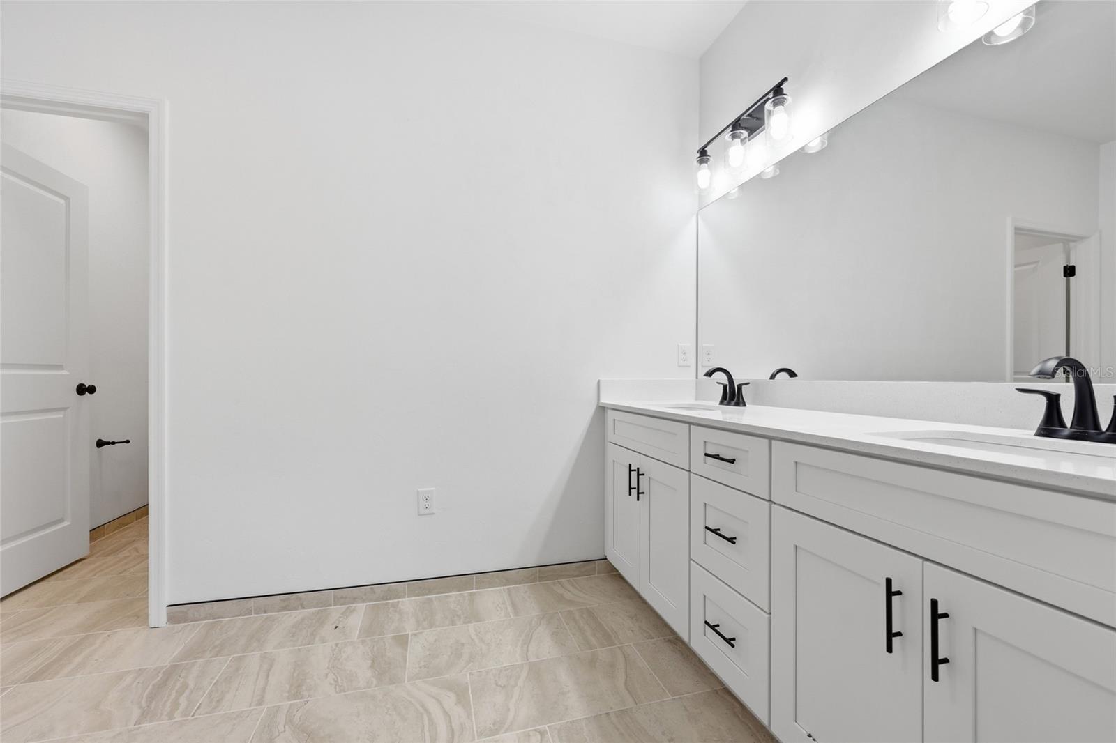 GRAND OAKS - Residential