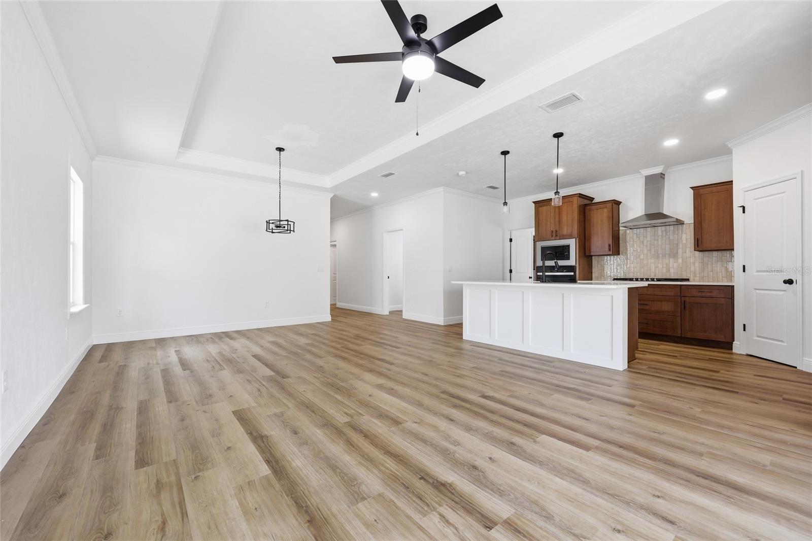 GRAND OAKS - Residential