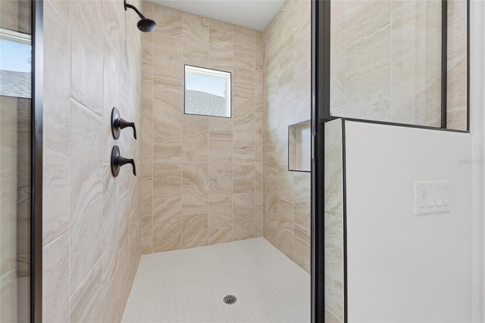 GRAND OAKS - Residential