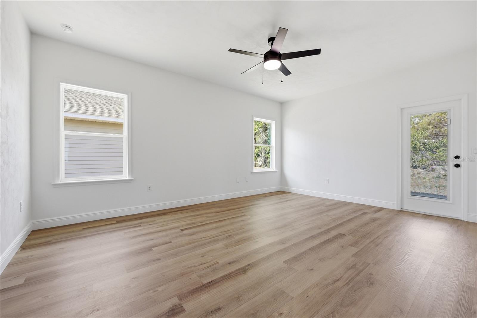 GRAND OAKS - Residential