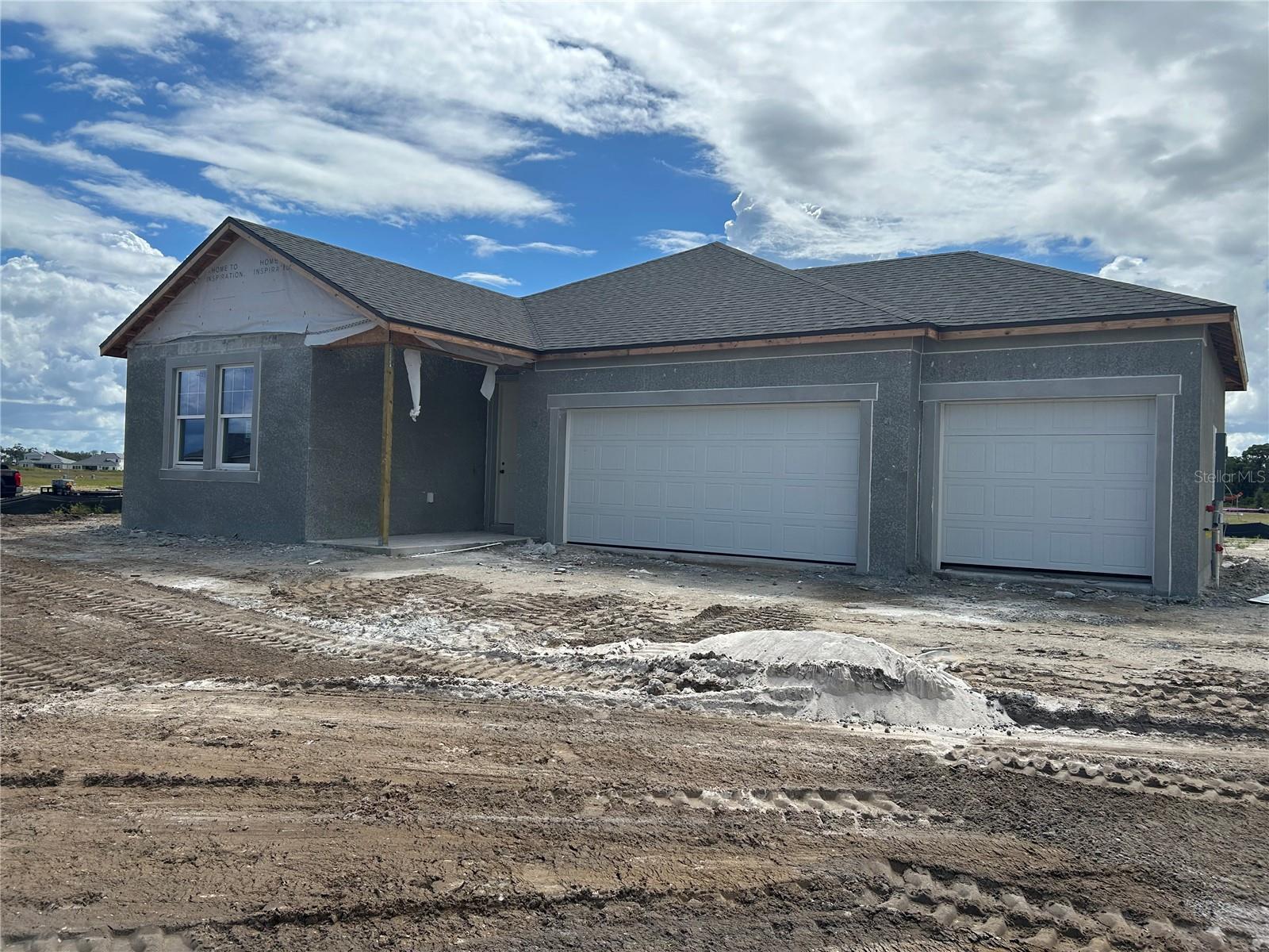 OAKFIELD TRAILS WEST - Residential