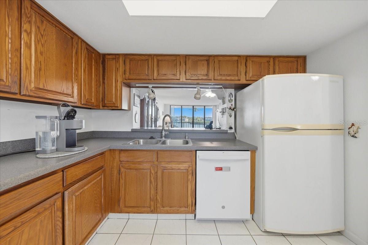 VISTA BAY CONDO I PH I - Residential