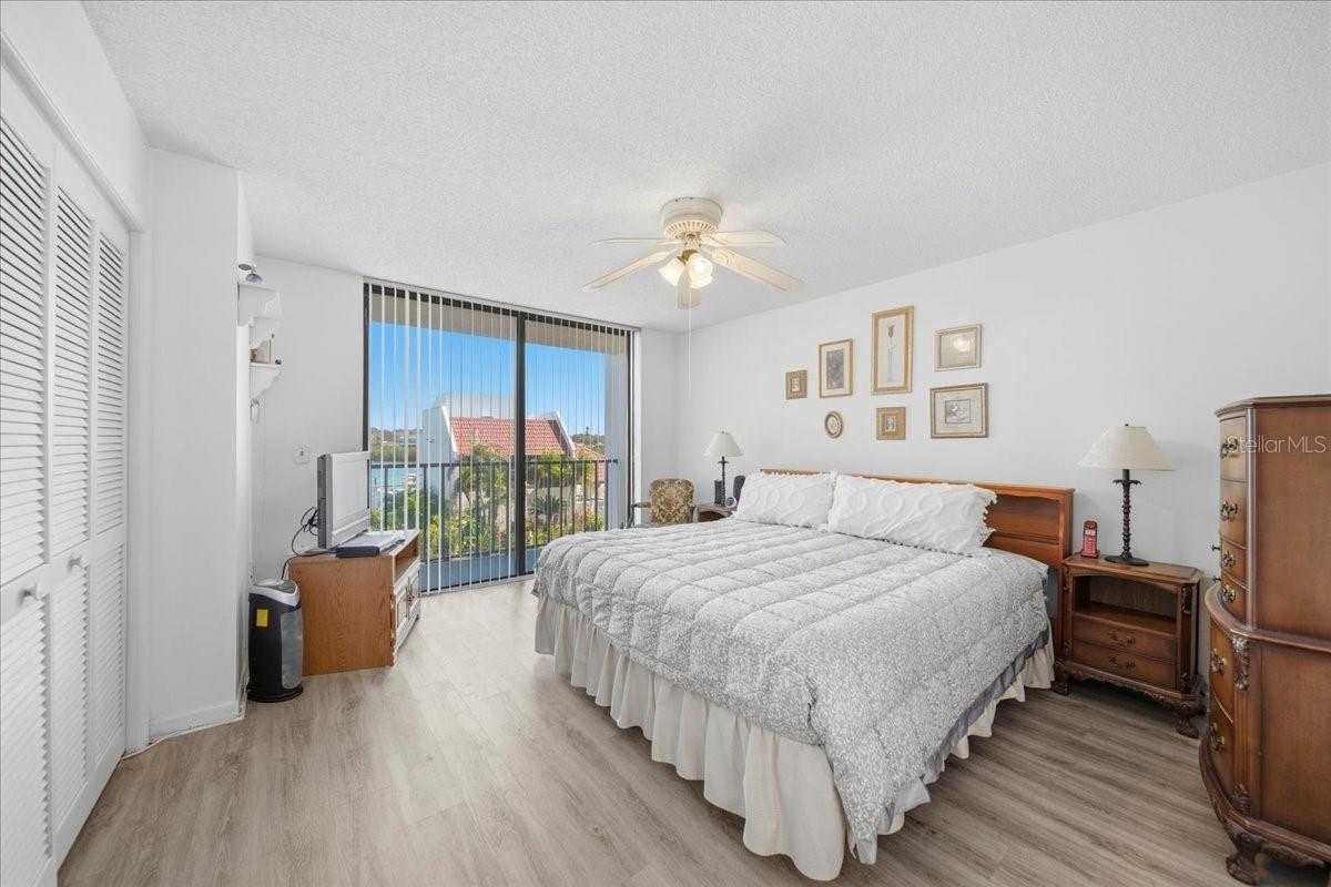 VISTA BAY CONDO I PH I - Residential