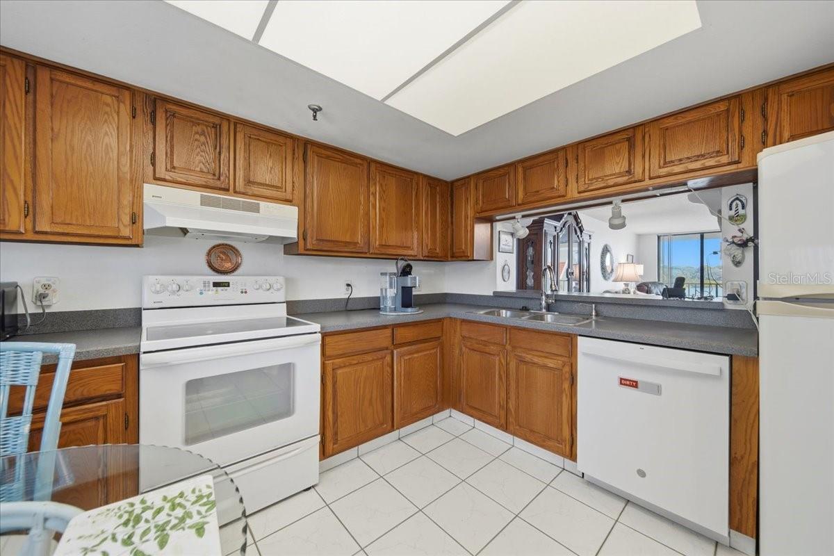 VISTA BAY CONDO I PH I - Residential