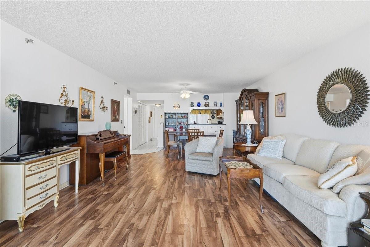 VISTA BAY CONDO I PH I - Residential