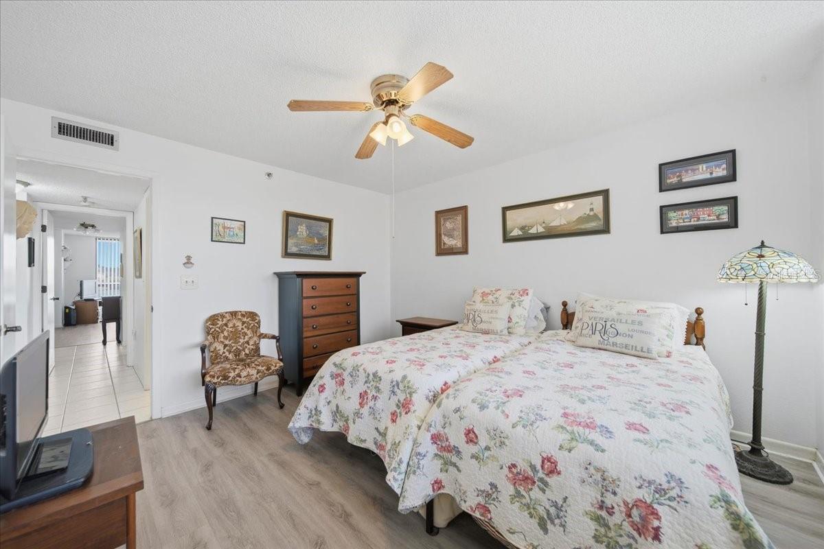 VISTA BAY CONDO I PH I - Residential