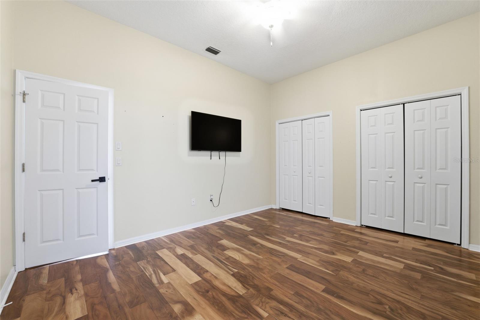 GLEN LAKES - Residential