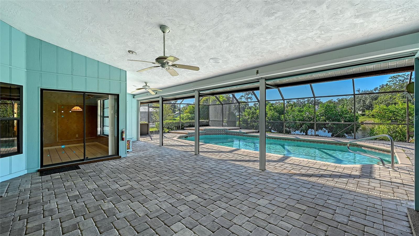 LAKES ESTATES THE - Residential