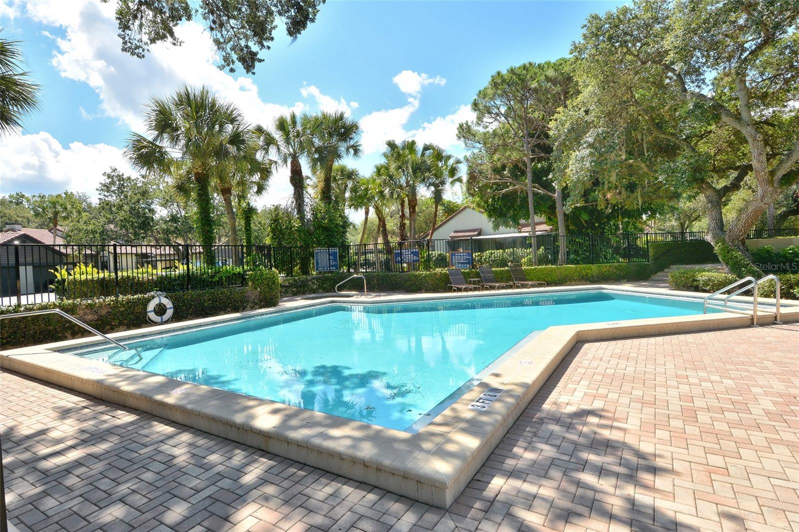 LAKES ESTATES THE - Residential