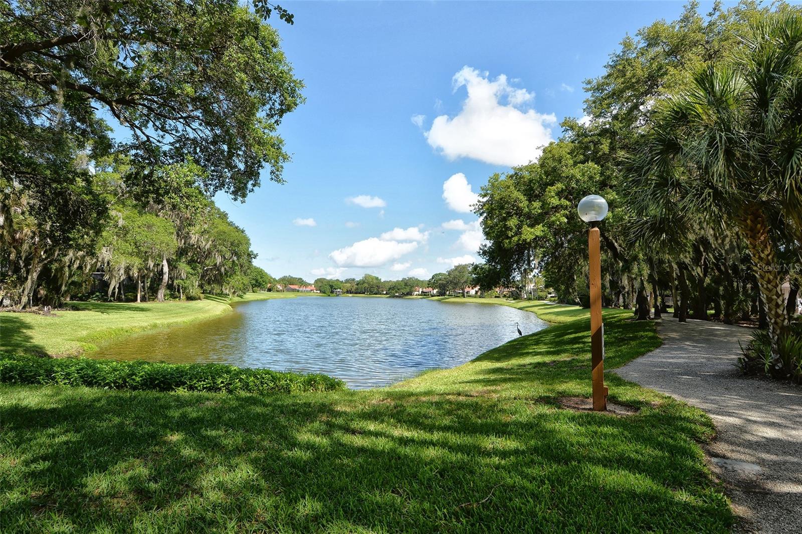 LAKES ESTATES THE - Residential