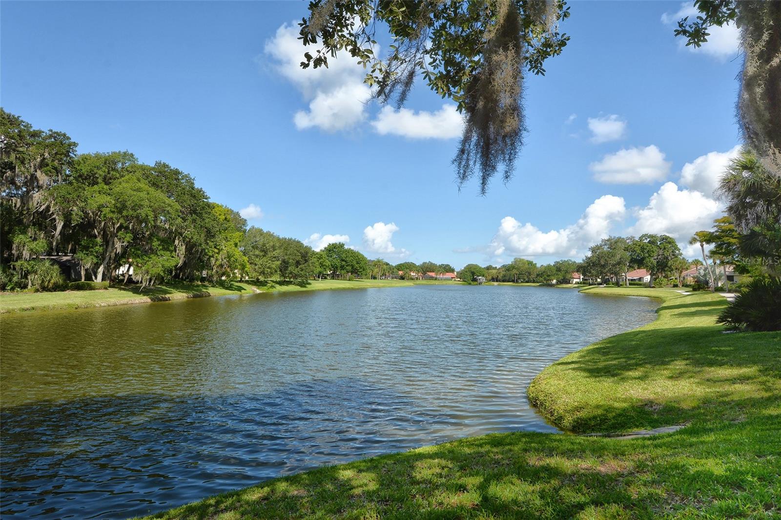 LAKES ESTATES THE - Residential