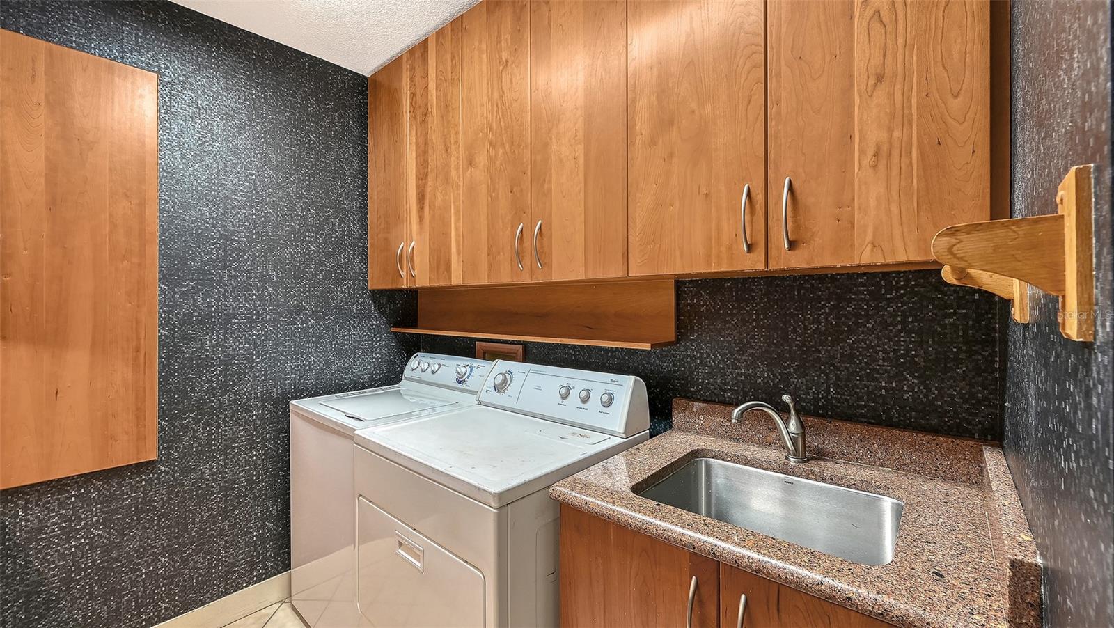 LAKES ESTATES THE - Residential