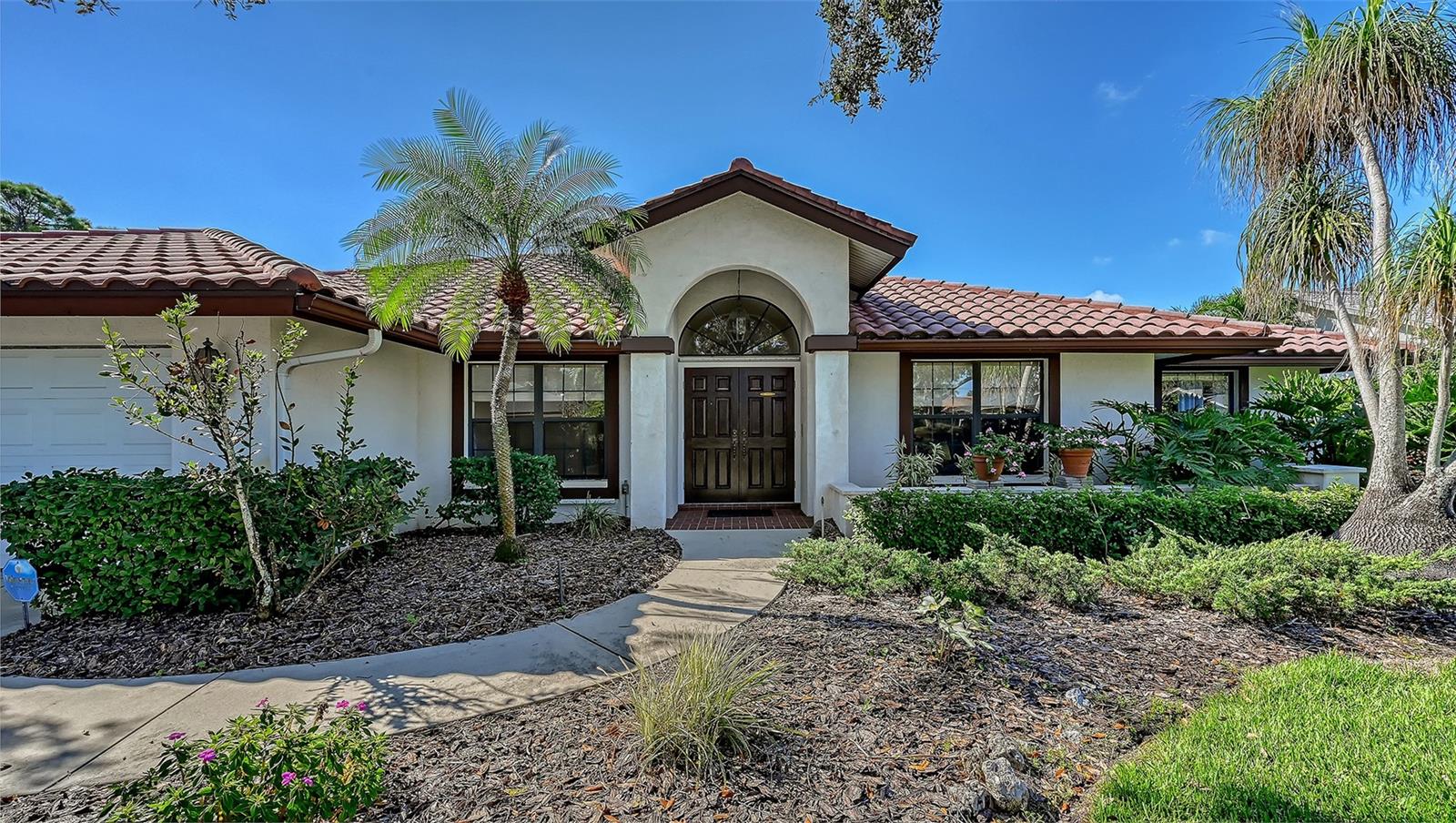 LAKES ESTATES THE - Residential