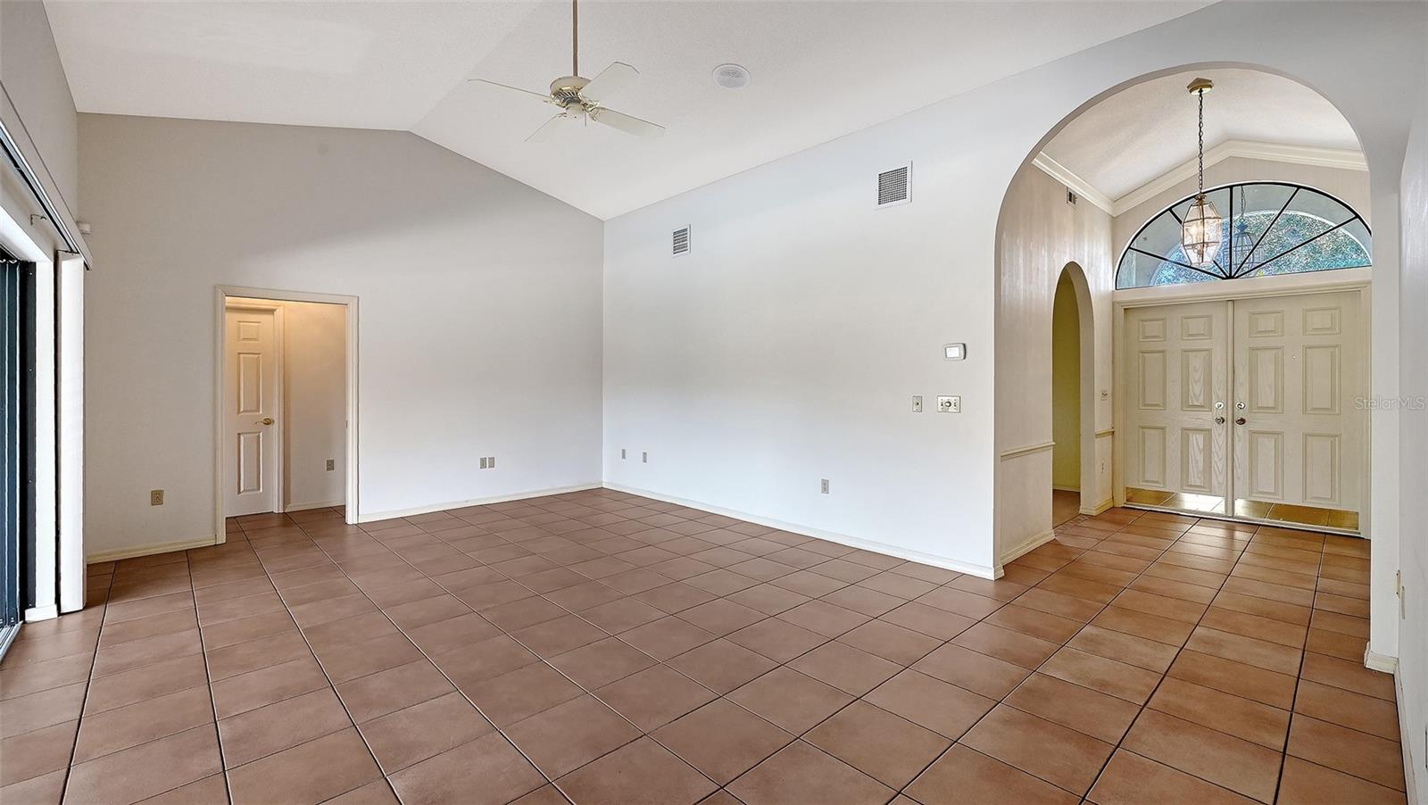 LAKES ESTATES THE - Residential