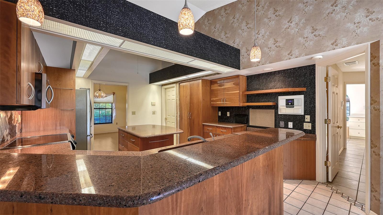 LAKES ESTATES THE - Residential