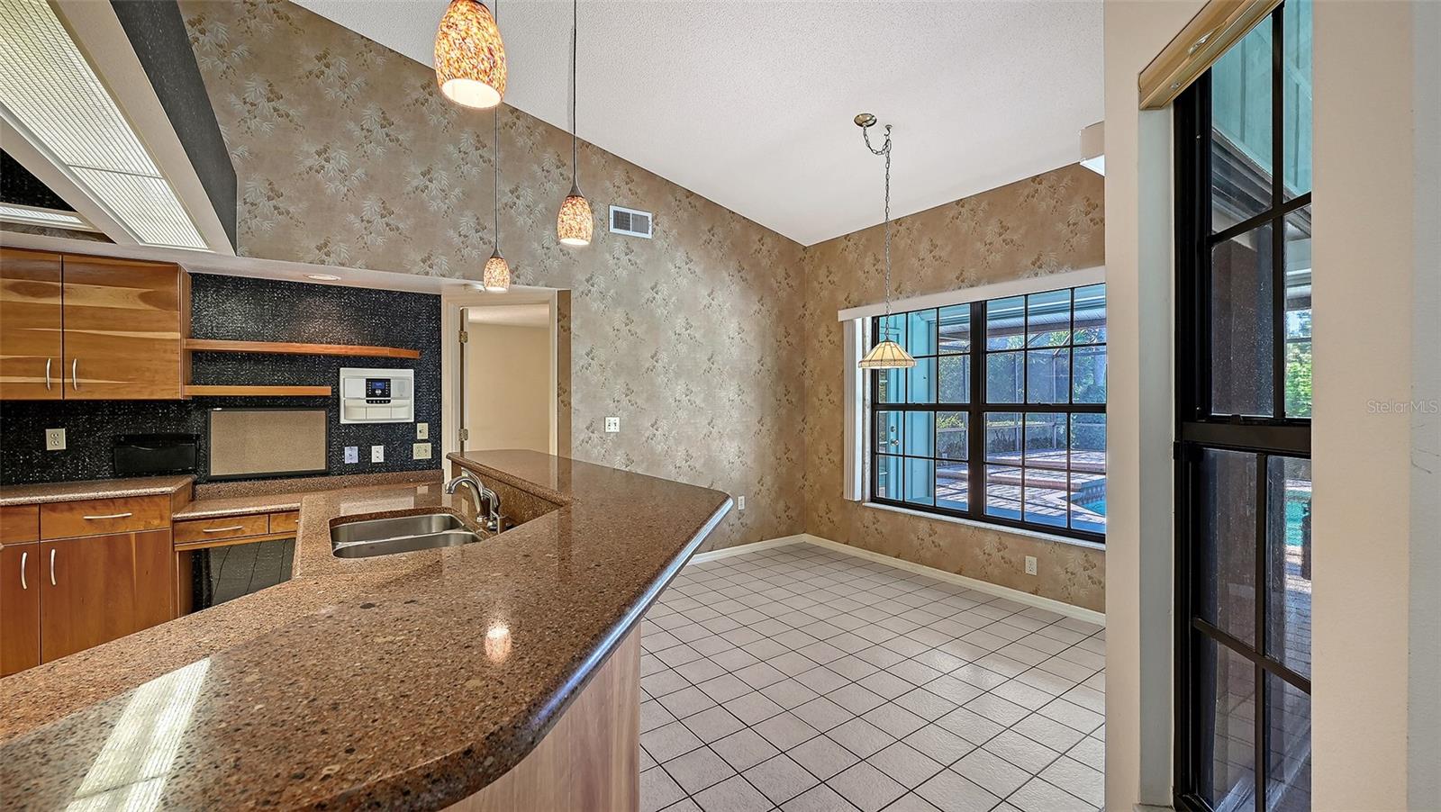 LAKES ESTATES THE - Residential