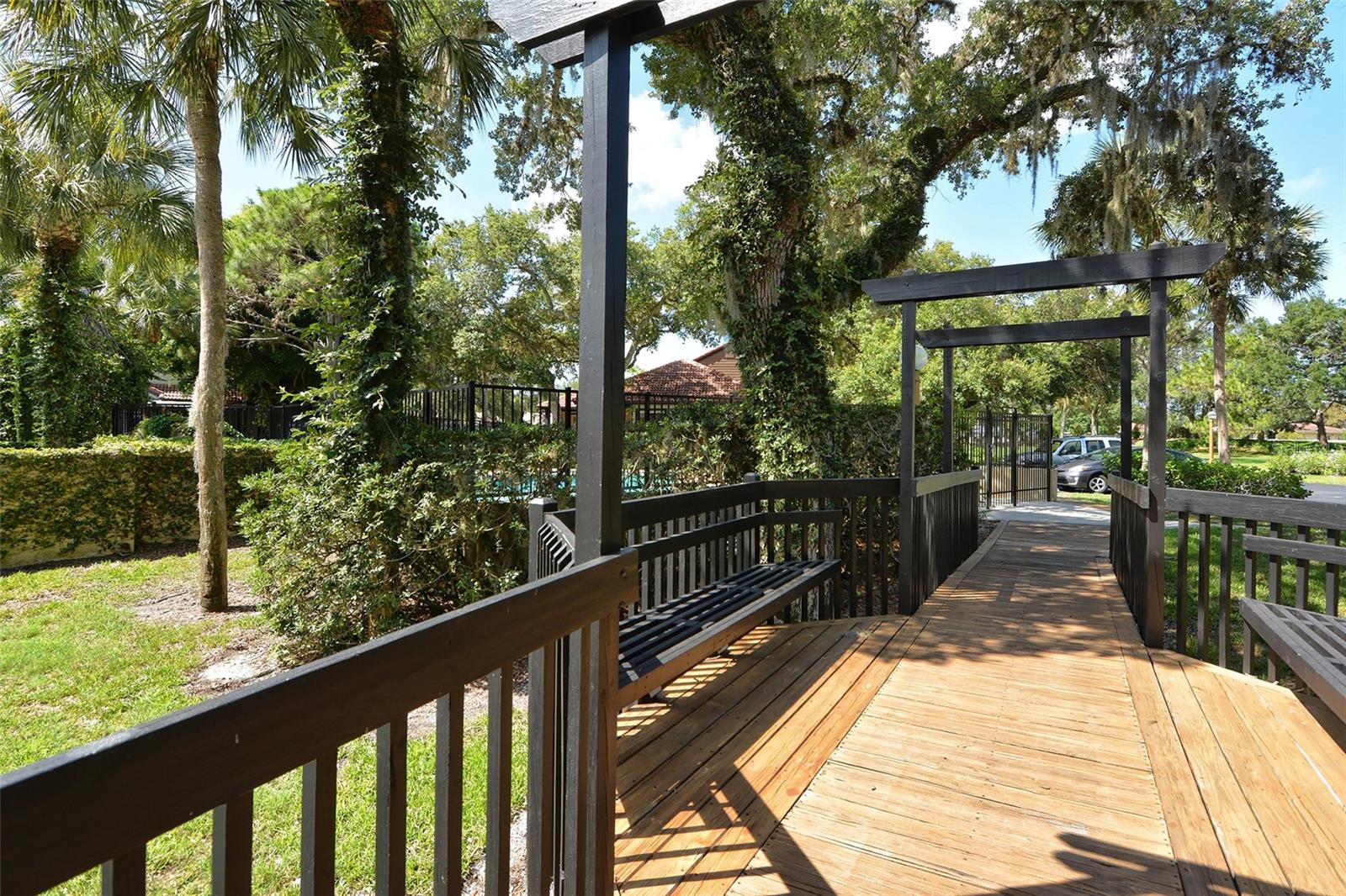 LAKES ESTATES THE - Residential