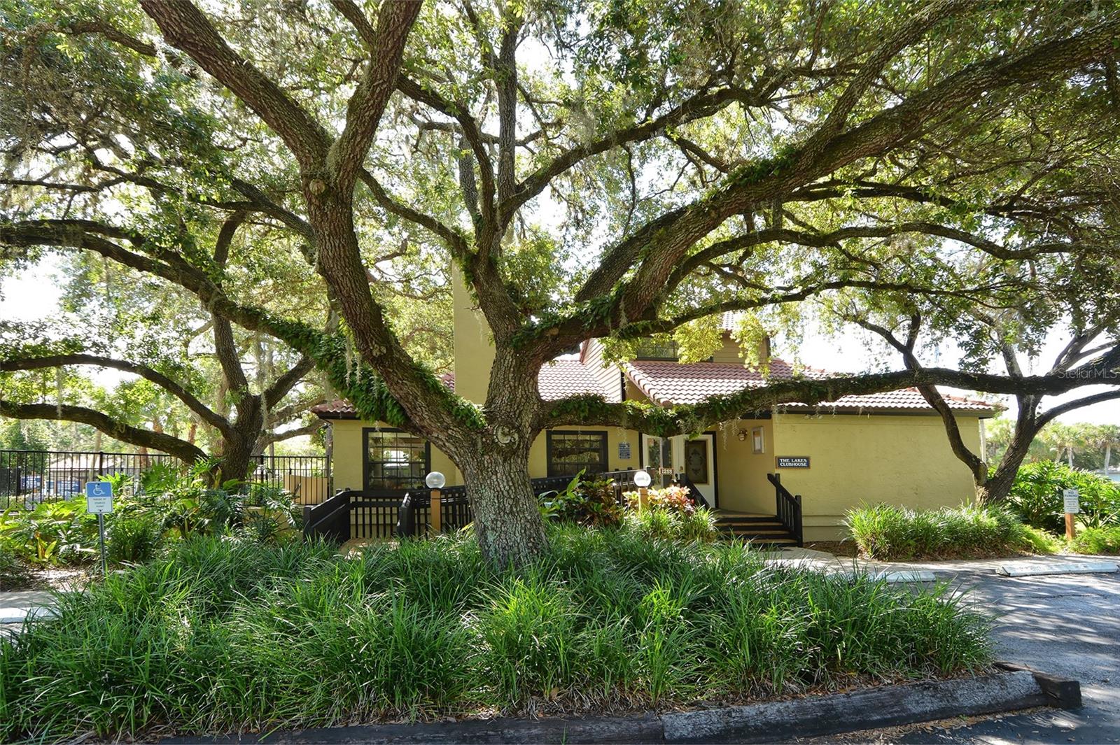 LAKES ESTATES THE - Residential